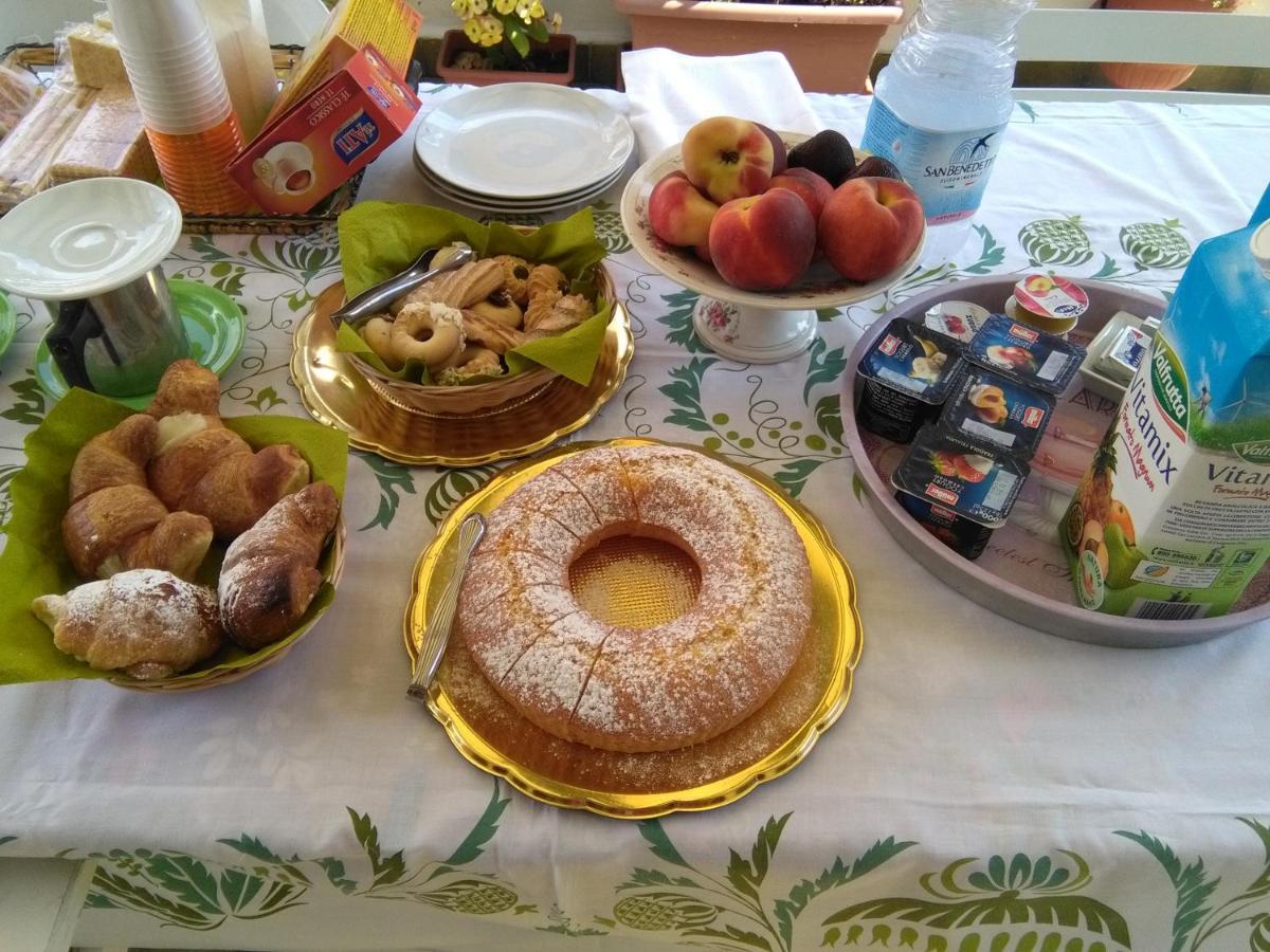 La Castellese Bed & Breakfast อาชิ กัสเตลโล ภายนอก รูปภาพ