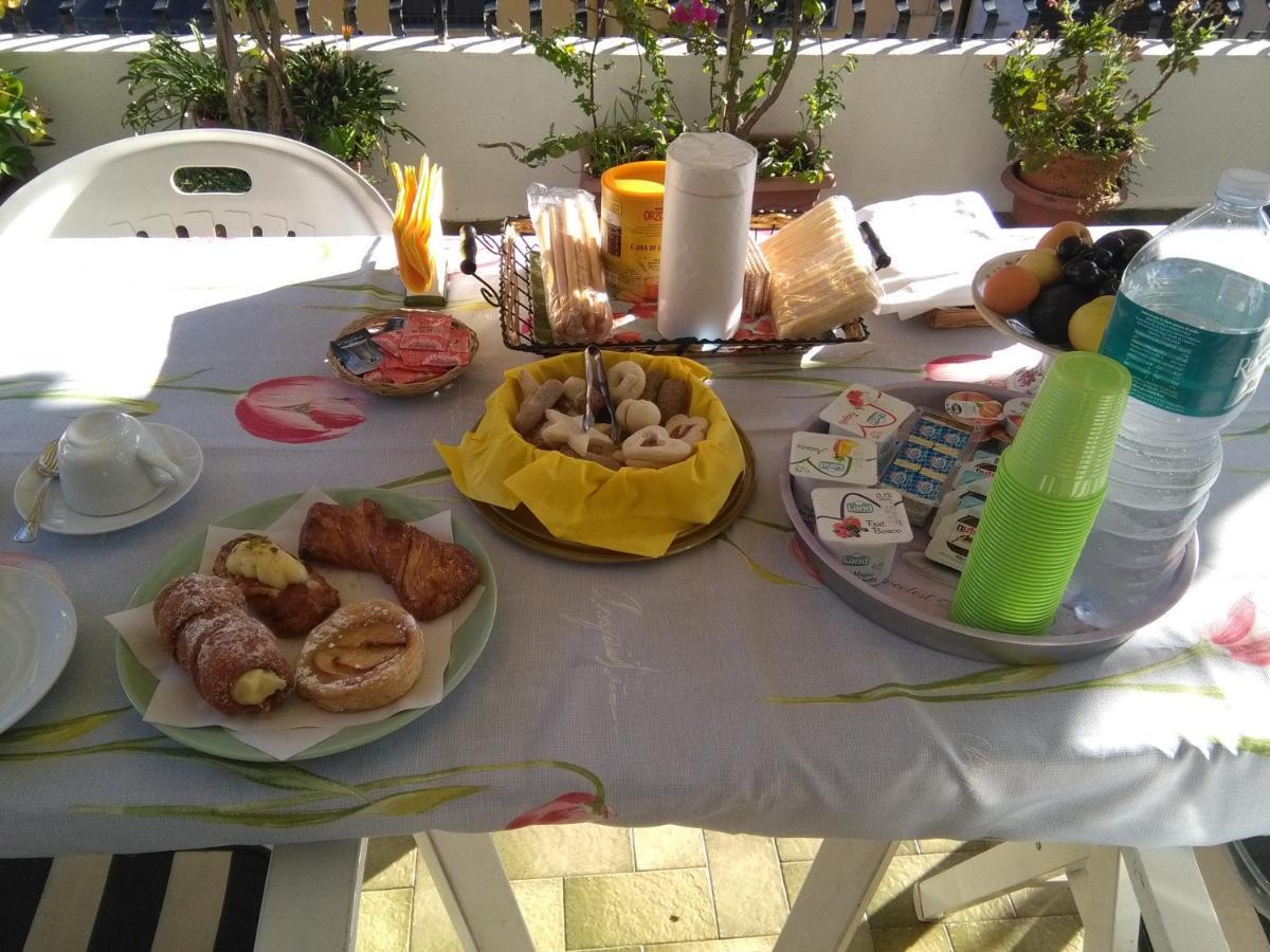 La Castellese Bed & Breakfast อาชิ กัสเตลโล ภายนอก รูปภาพ