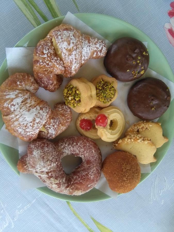 La Castellese Bed & Breakfast อาชิ กัสเตลโล ภายนอก รูปภาพ